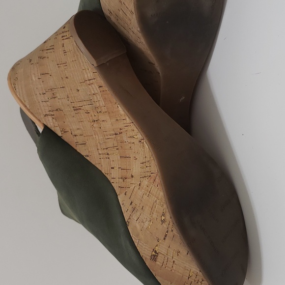 Womens Marc Fisher Suede Platform/Wedge Sandals - Picture 8 of 10